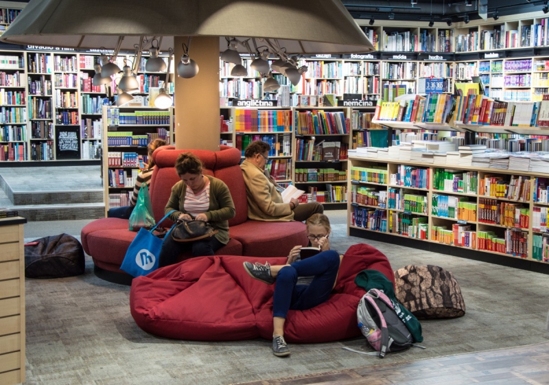 vente-THIERY-min_books_bookstore_book_reader_readers_reading_shop_sale_books-849006